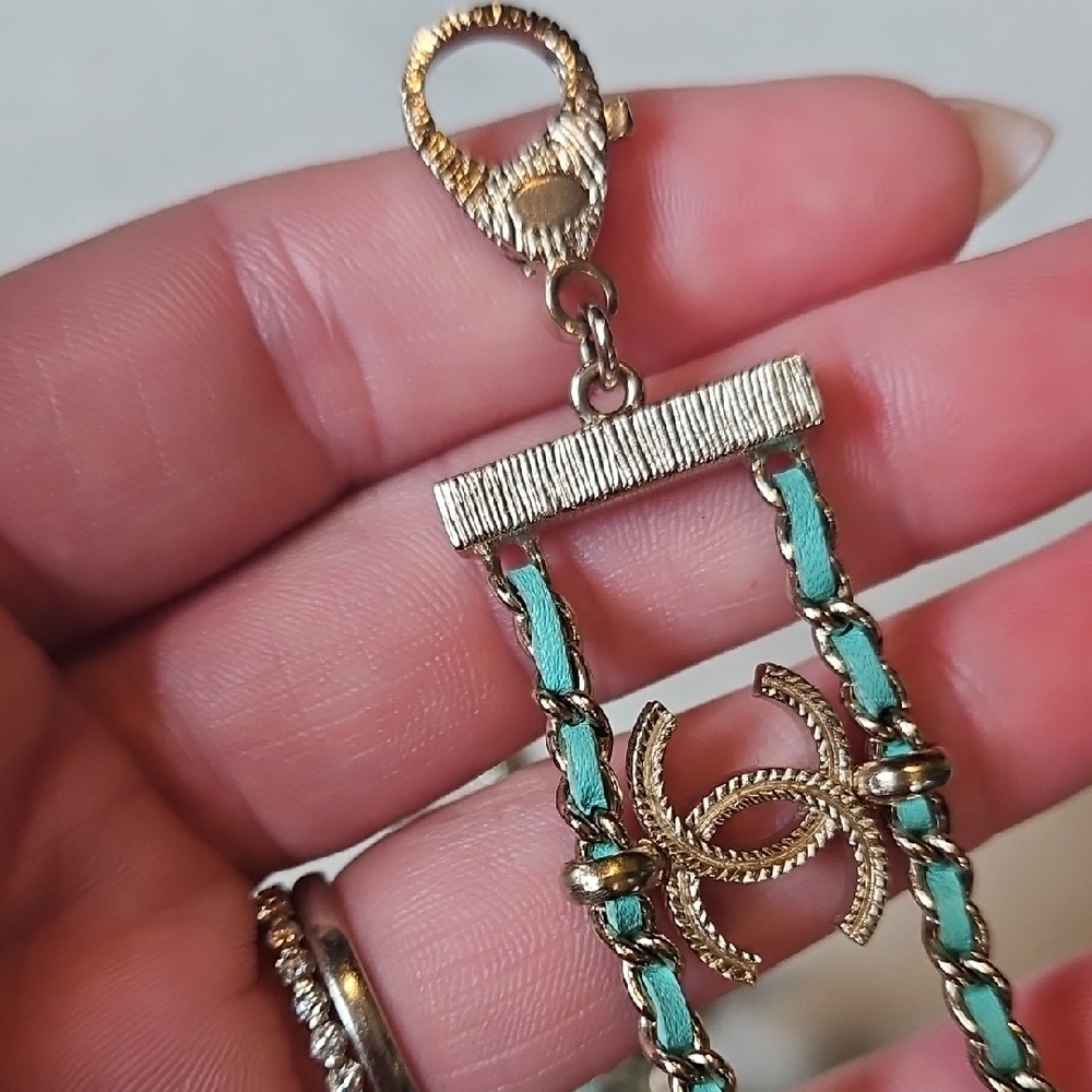 CHANEL CC Logo Chain Choker Necklace Gold Turquoise Leather 18C W/Box - Picture 4 of 7
